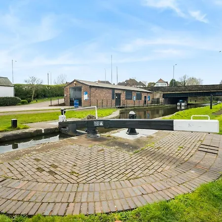 Exceptional Canal Side - Parking - Perry Barr * Birmingham
