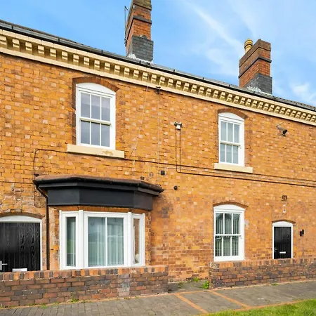 Exceptional Canal Side - Parking - Perry Barr Apartment *